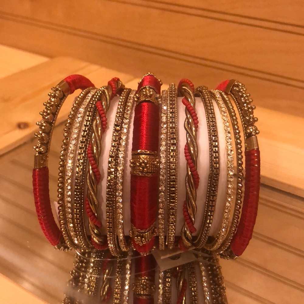 Amrita Singh Bangles